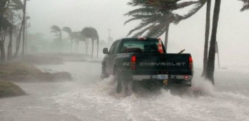 Hurricane Harvey's high winds make landfall in Texas