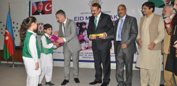 Heydar Aliyev Foundation distributes gifts to children with special needs in Pakistan