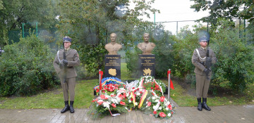 Poland erects monument in memory of military figures of period of ADR
