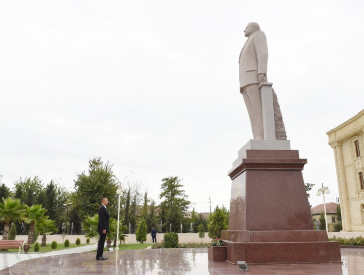 President Ilham Aliyev arrived in Salyan district for visit