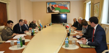 Minister Kamaleddin Heydarov meets with CEO of Italian Leonardo company