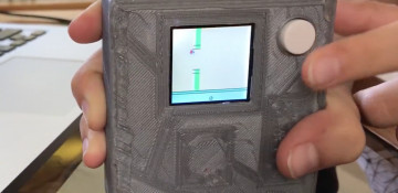 12-year-old maker creates his own Flappy Bird console - VIDEO