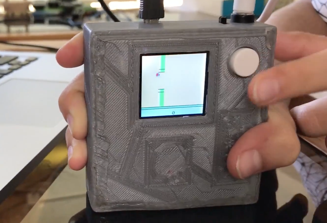 12-year-old maker creates his own Flappy Bird console - VIDEO