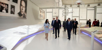 President of Bulgaria visits Heydar Aliyev Center 