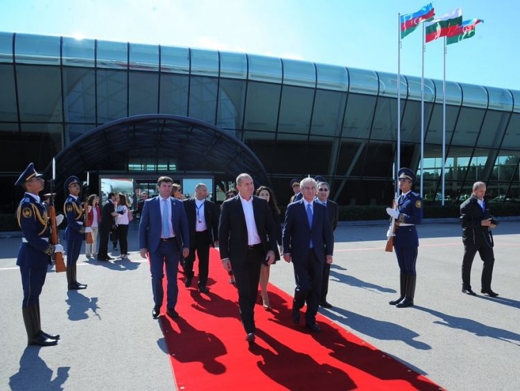 Bulgarian president ends visit to Azerbaijan