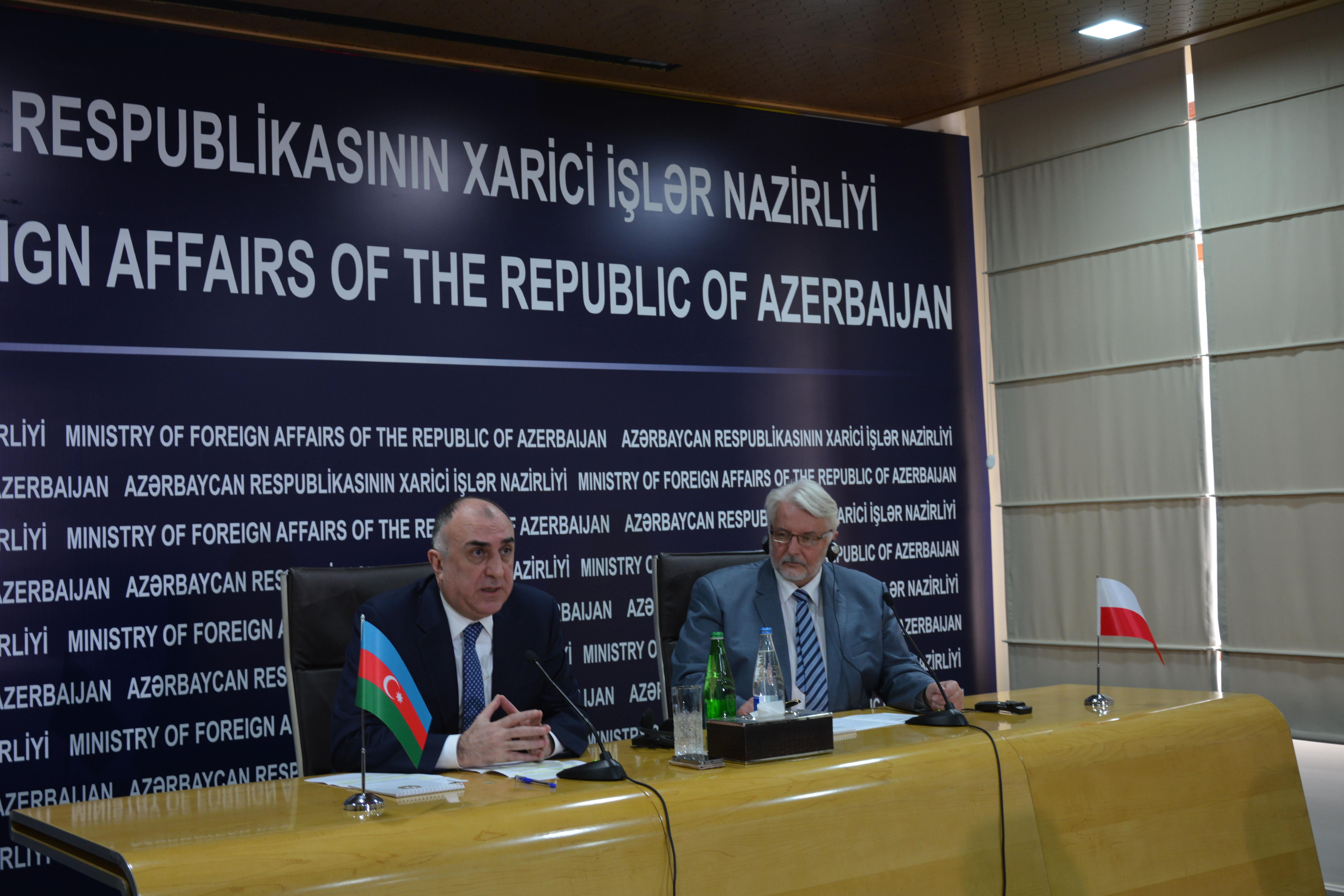 Azerbaijani, Polish FMs hold joint press conference