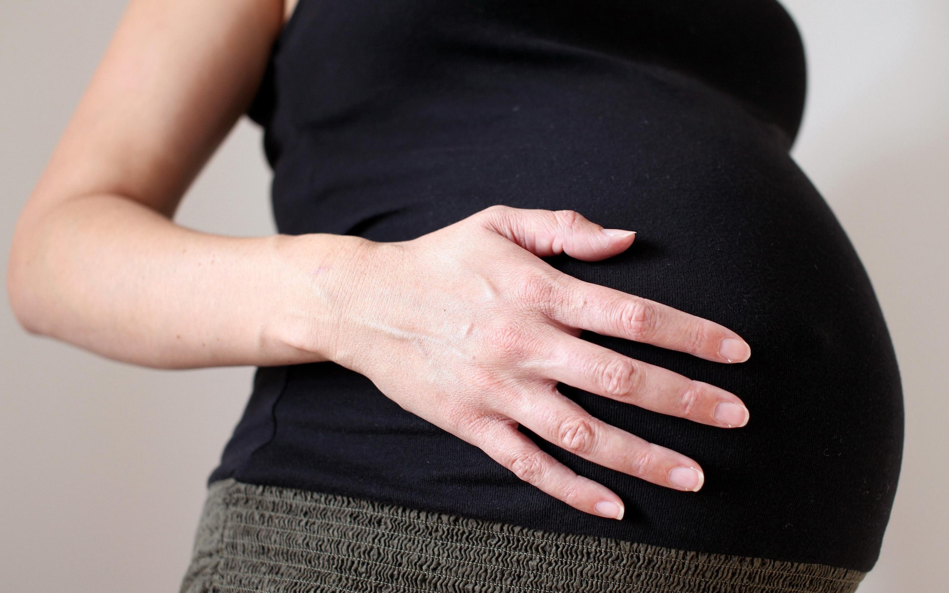 Call expectant mothers 'pregnant people', London suggests 