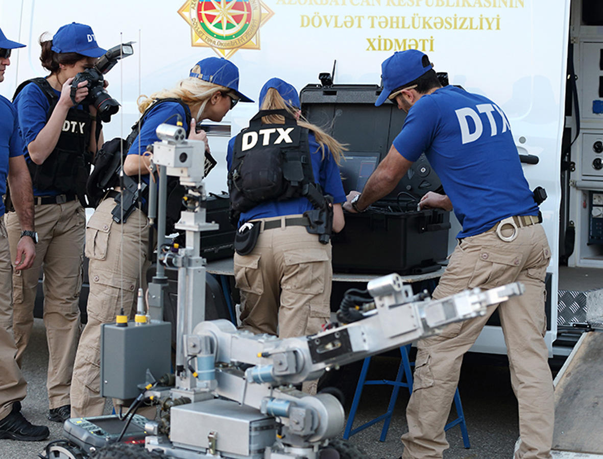 Azerbaijani State Security Service detains foreign currency smugglers