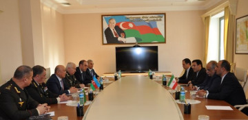 Azerbaijan’s minister of emergency situations meets with Iranian economy minister
