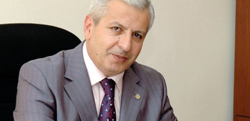 Armenian MP Sergey Bagratyan criticizes 2018 budget bill