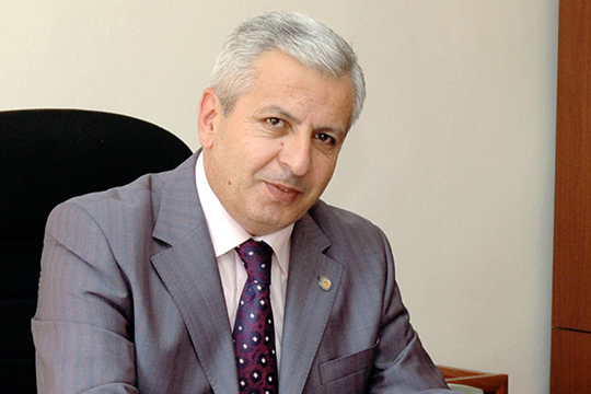 Armenian MP Sergey Bagratyan criticizes 2018 budget bill