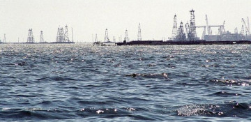 SOCAR: Oilman fallen into sea dies