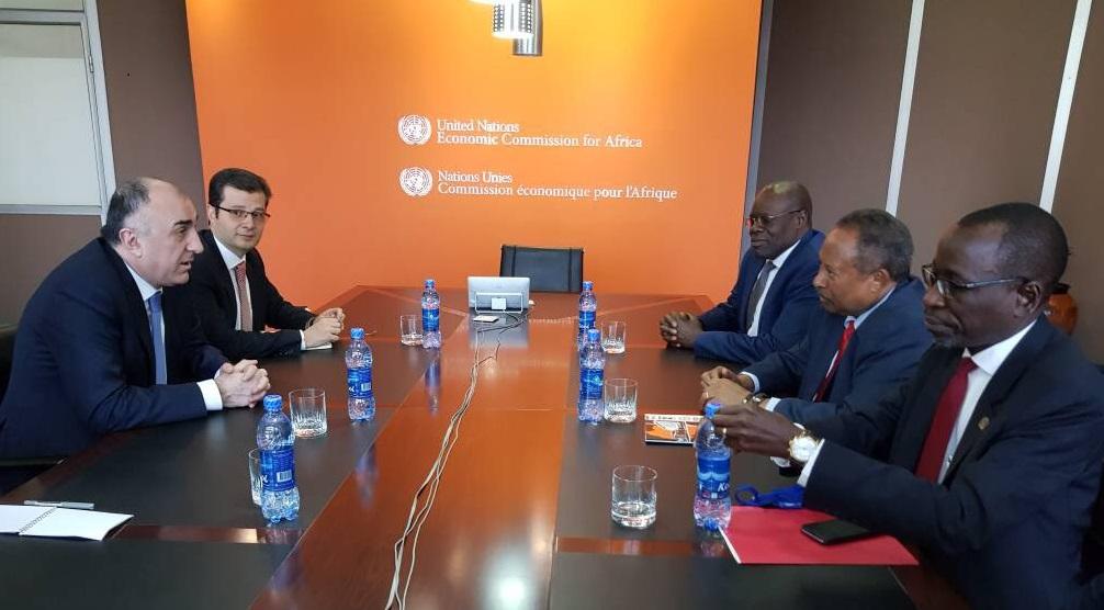 Azerbaijani FM meets UN official for Africa 