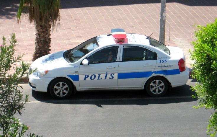 Three vehicles collide in Turkey, injuring 19 people