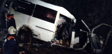 Minibus collides with truck in Volga Area, 15 dead
