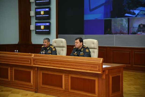 Defense Minister holds official meeting with command staff involved in Command-Staff War Games