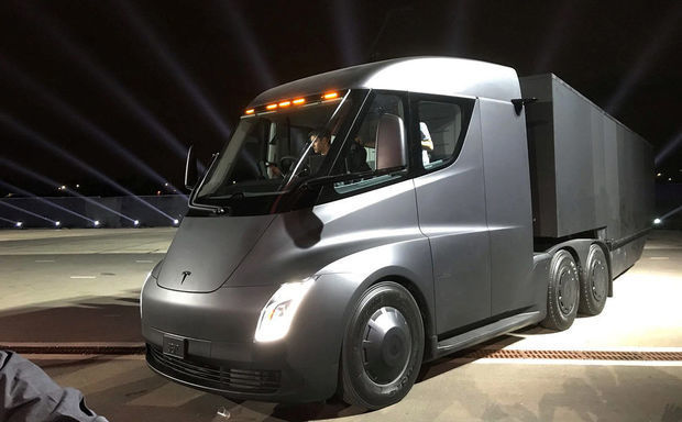 Tesla unveils semi-autonomous electric truck