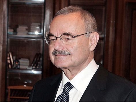 Number of assistants to Azerbaijani PM reduced