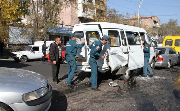 Over 50 cars collide in Armenia, there are injured