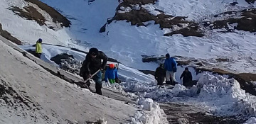 Professional mountaineers searching for missing mountain climbers in Azerbaijan
