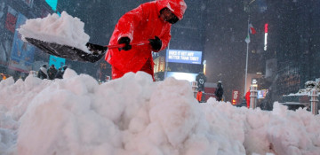 New York governor declares state of emergency due to powerful snowstorm