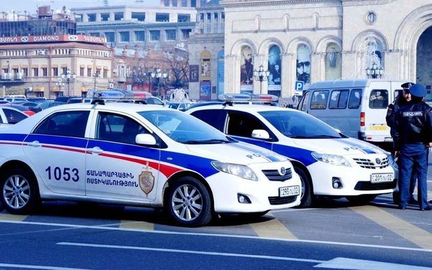 Vehicle collides with police car in Yerevan, 1 officer dead 