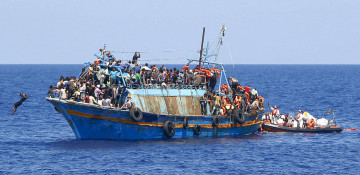 10 migrants dead, dozens missing off Libya coast