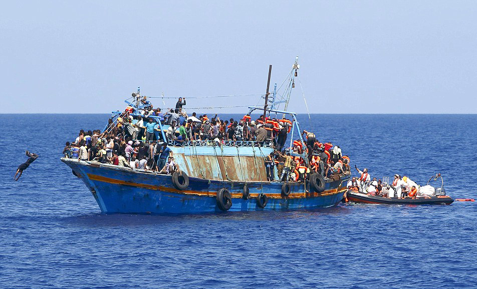 10 migrants dead, dozens missing off Libya coast