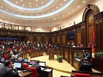 Armenian MPs urge people to protest against rise in prices