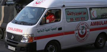 Ten dead as clashes shut airport in Libyan capital