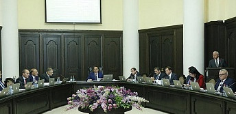 Armenian expert considers decision on transition to closed-door government sessions as regress