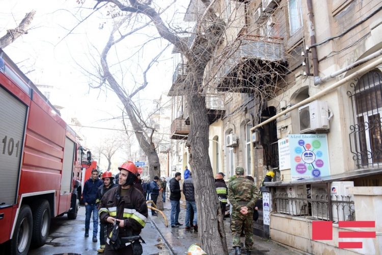 Five poisoned by smoke in fire at residential building in Baku