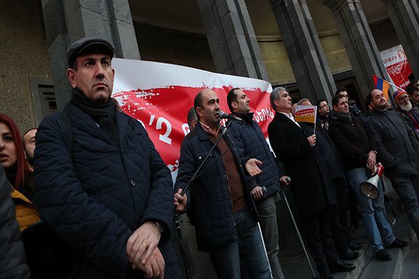 Yelk bloc holds protest action against price hike in Armenia - PHOTOS
