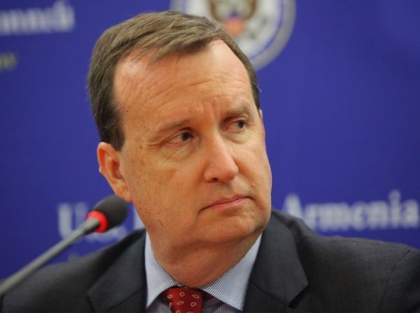 Newspaper: US is concerned that influential people in Armenia create unfair climate in country