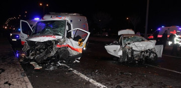 6 dead after car collides with ambulance in central Turkey’s Kayseri