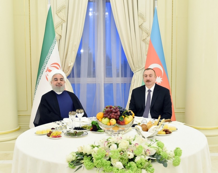 President Ilham Aliyev hosted official reception in honor of Iranian President Hassan Rouhani