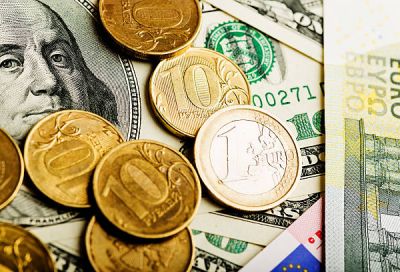 Manat grows to euro, weakens to ruble and lira