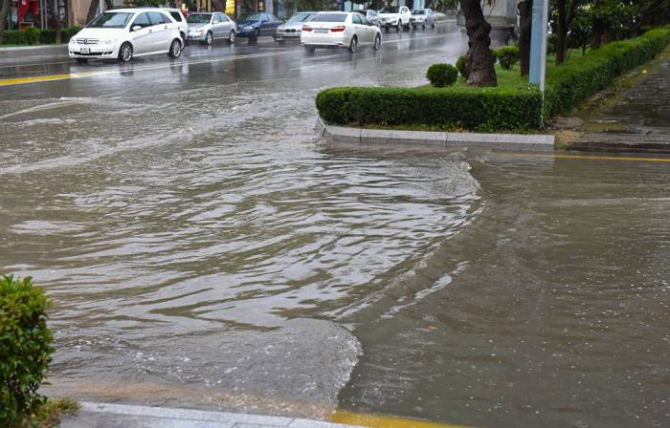 Flooding process intensifies in Baku - Ministry