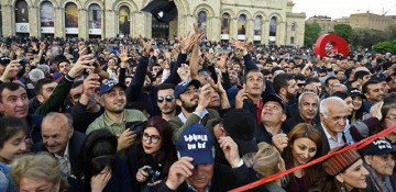 Opposition holds rally in Republic Square in Yerevan