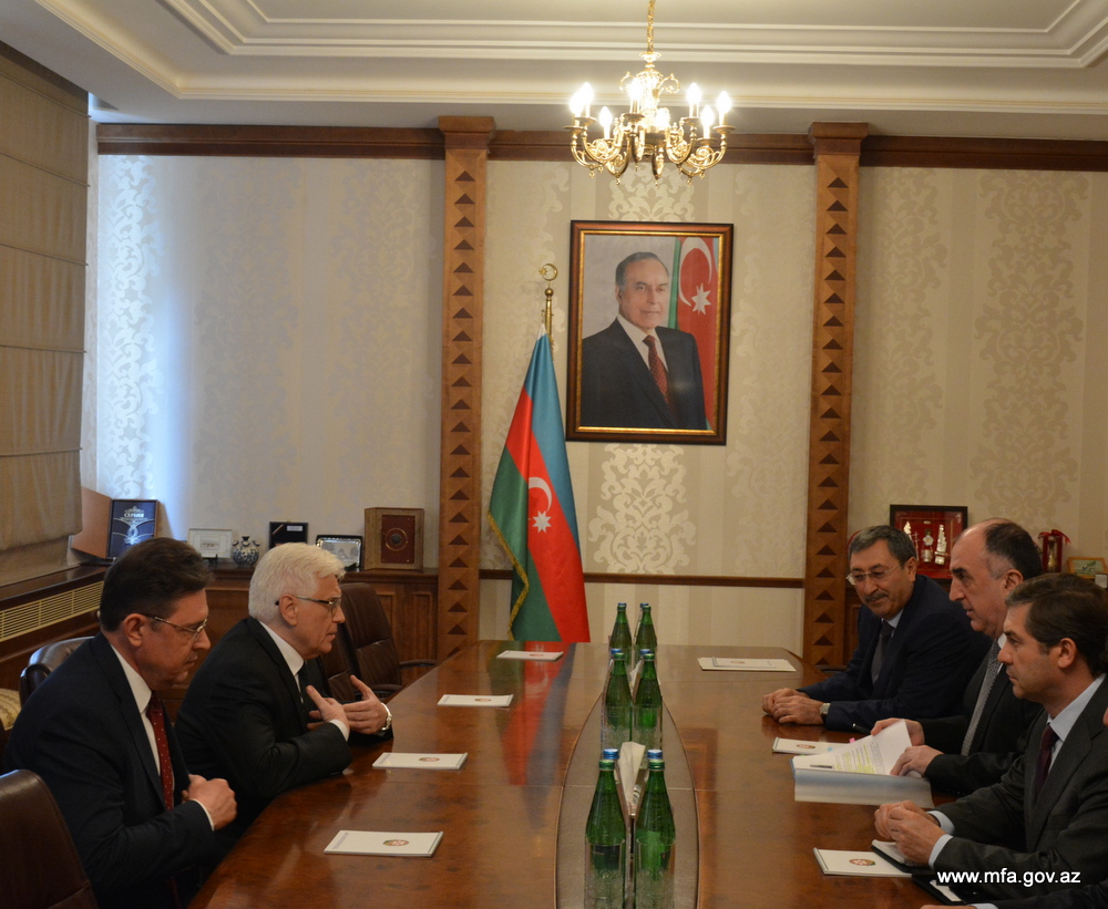 Azerbaijan's FM receives incoming ambassador of Russia
