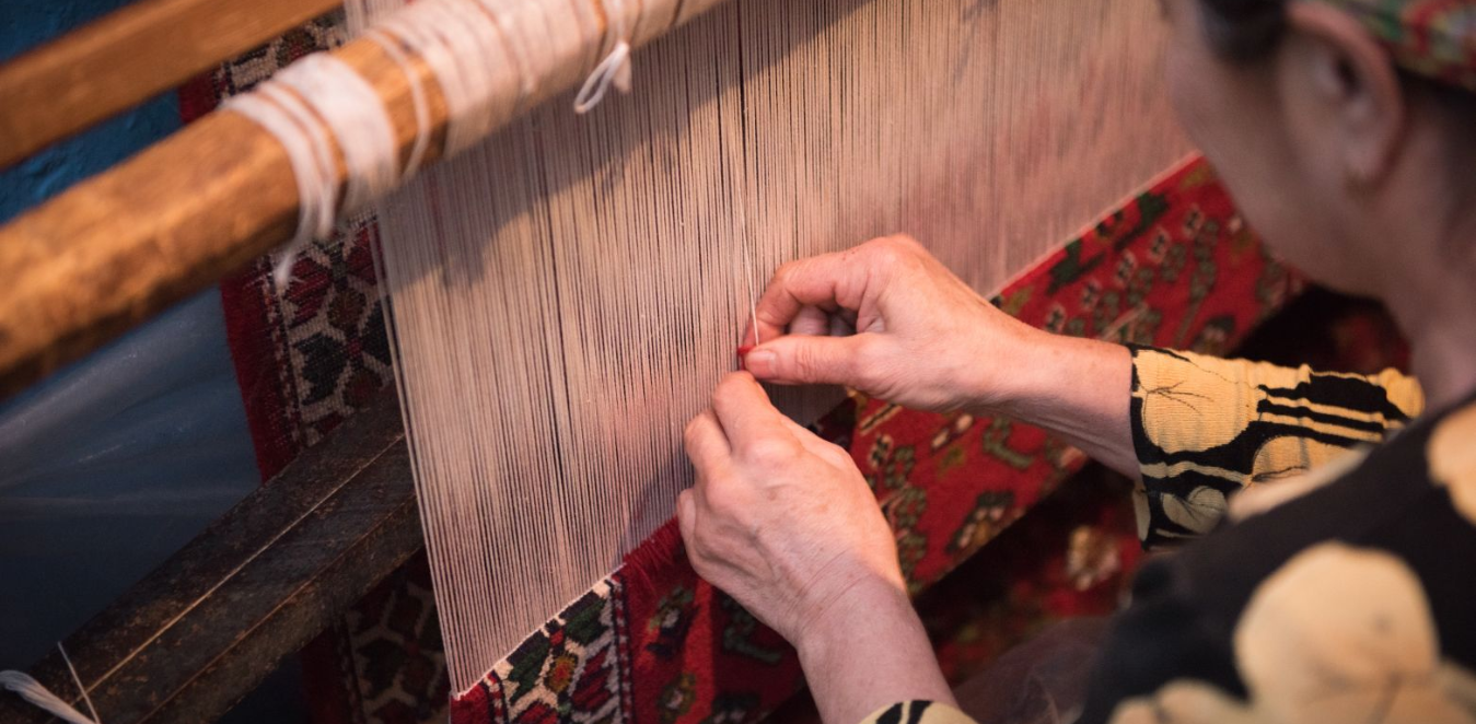 UNDP's shorthand story tells about development of carpet weaving in Azerbaijan