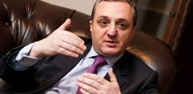 A smart calf, or the servant of two masters: the dilemma of Armenian diplomacy 