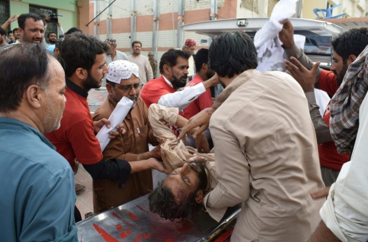 Suicide bomber kills 128 in attack on Pakistani election rally