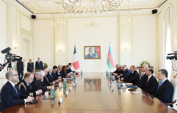 Presidents of Azerbaijan, Italy meet in expanded format