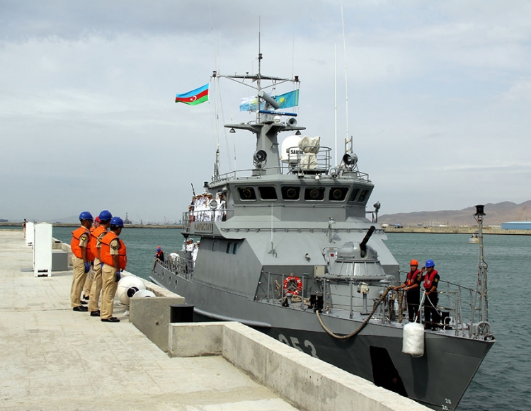 Kazakh warship arrives in Baku
