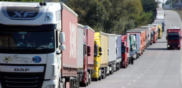Iran abolishes duty levied on trucks traveling from Azerbaijan to Qatar