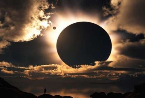 “Blood moon”: Total lunar eclipse will be longest moon visible this century