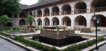 CNN highlights Azerbaijan's Sheki as city of caravans and khans