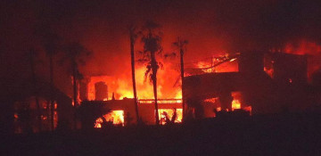 US: Strong winds continue to fuel California wildfires