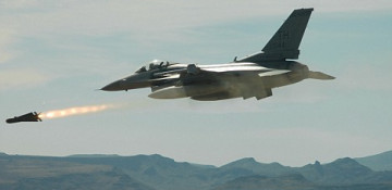 Yemen war: Children killed in air strike on bus